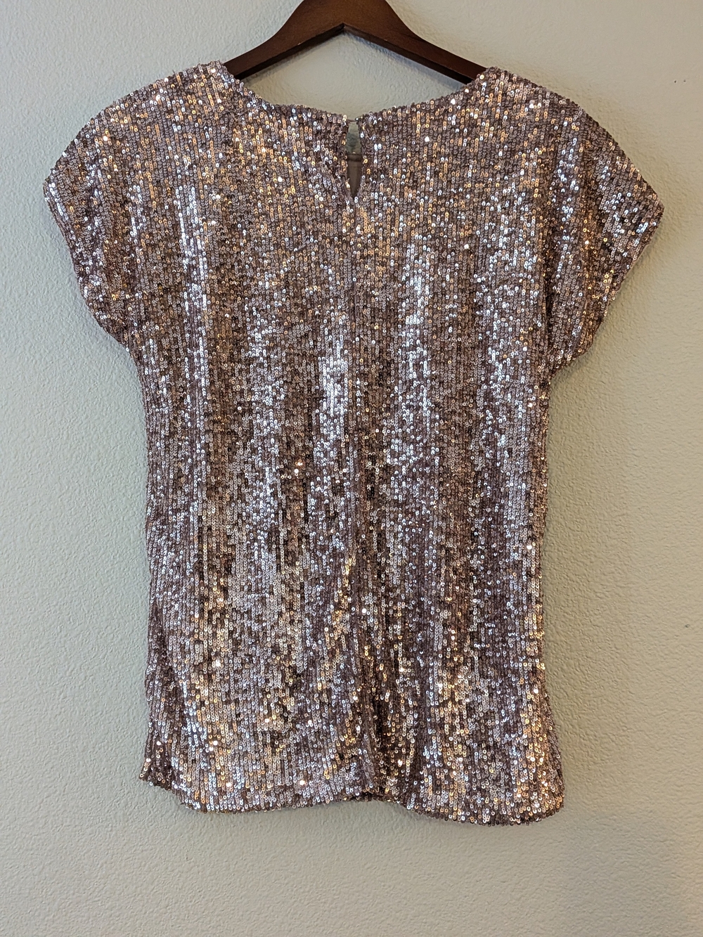 Cable & Gauge Sequin Short Sleeve Top - Rose Gold - Picture 2 of 3